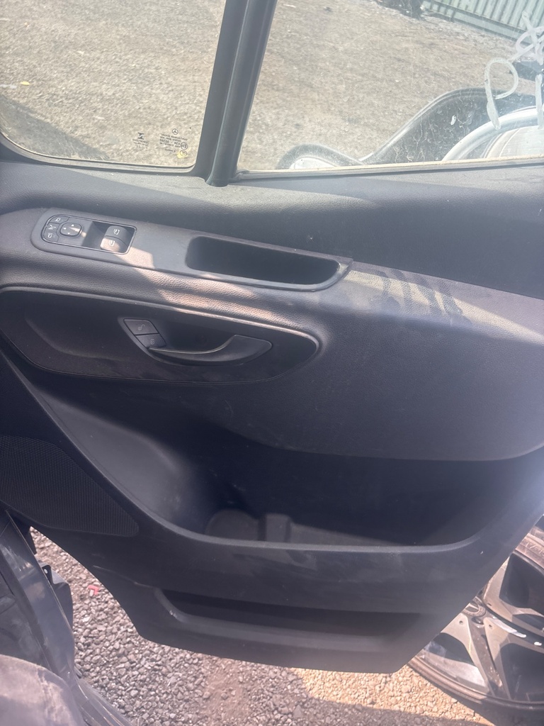 [EPE-121622] Panel interior de puerta delantera derecha Mercedes-Benz Sprinter 3.5-T