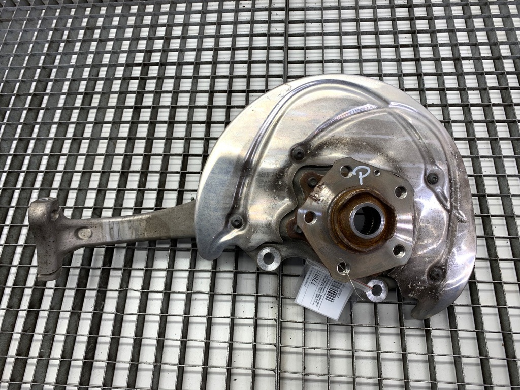 [STARK-778979] Maza de rueda delantera derecha AUDI A4 B9 (8W2, 8WC) 2015-2022