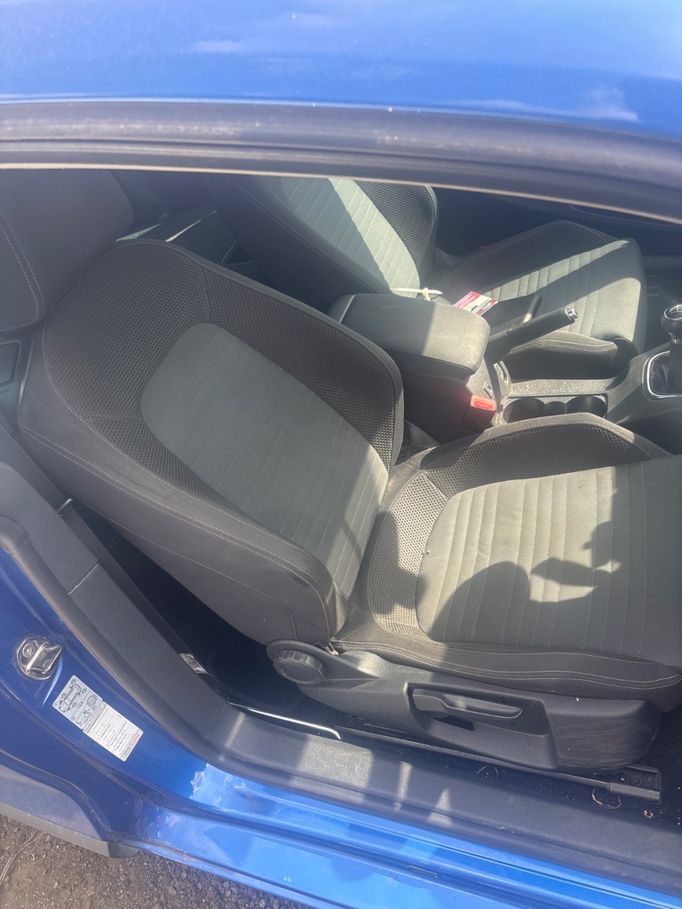 [EPE-121957] Asiento delantero derecho VW Scirocco