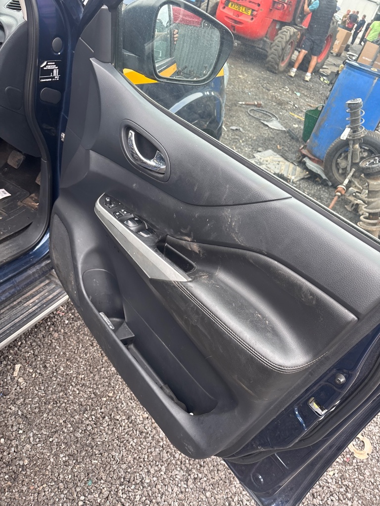 [EPE-122402] Panel de puerta delantero derecho Nissan Navara NP300 D23