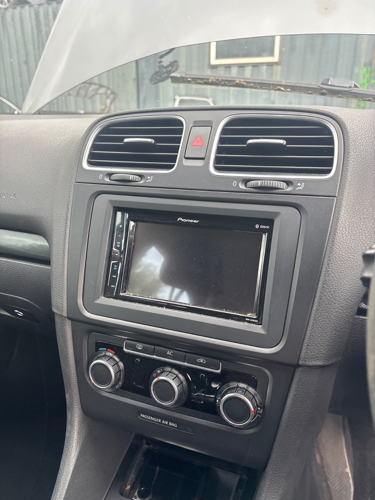 [EPE-122575] Pantalla multifunción VW Golf VI 5K1