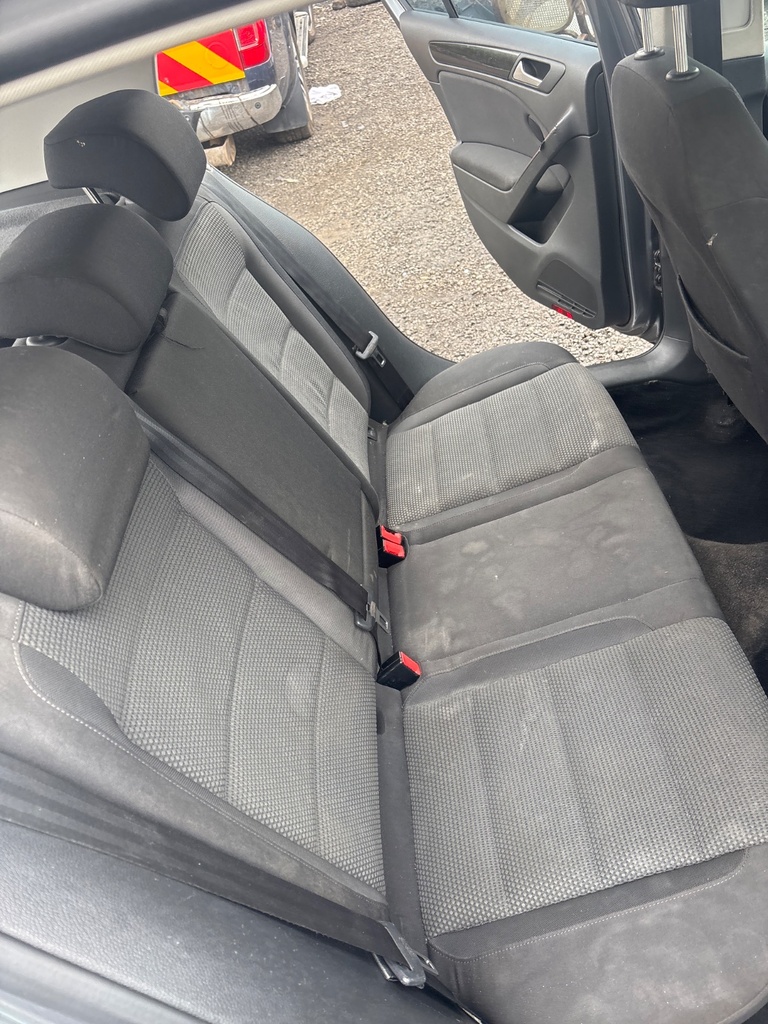 [EPE-122615] Conjunto de asiento trasero VW Golf VI 5K1