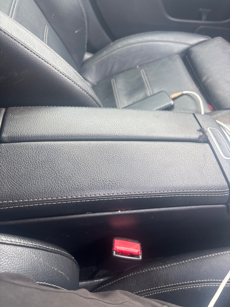 [EPE-123195] Reposabrazos de consola central Mercedes Clase A (W177) 2019