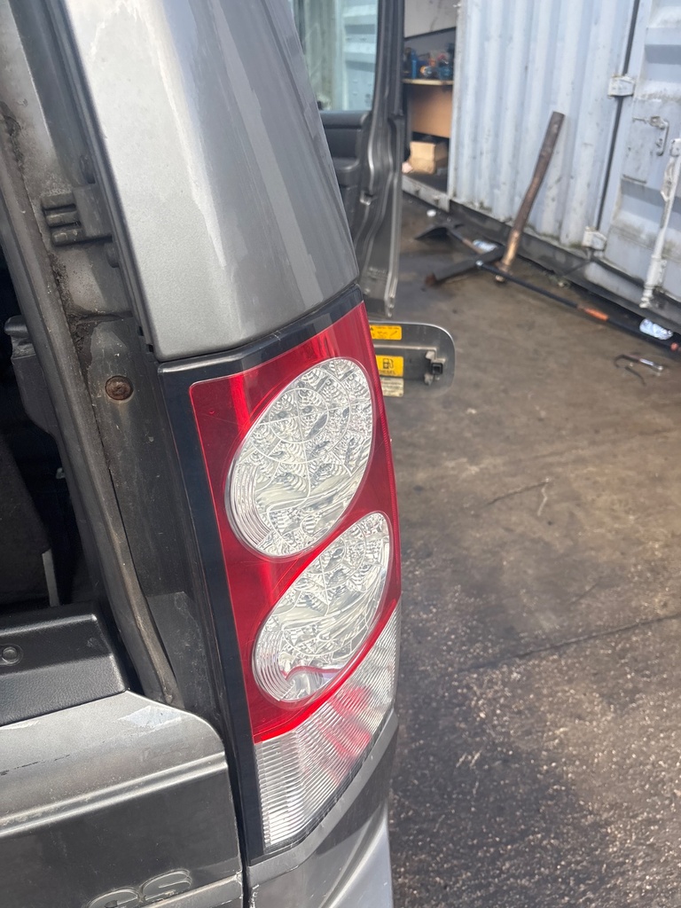 [EPE-123420] Piloto trasero derecho Land Rover Discovery