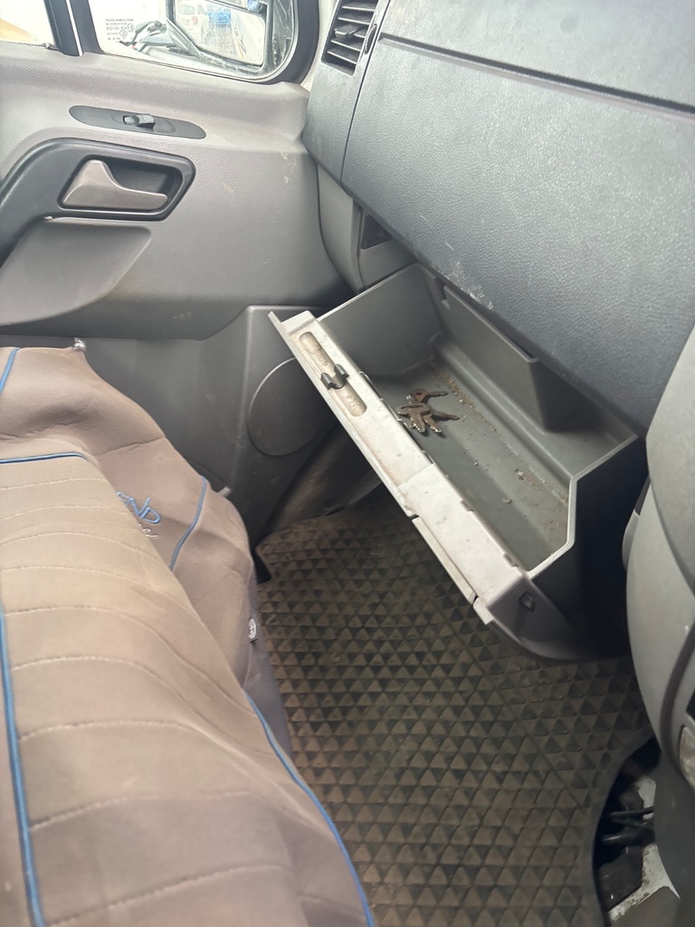 [EPE-123685] Guantera VW Crafter 35 2ED