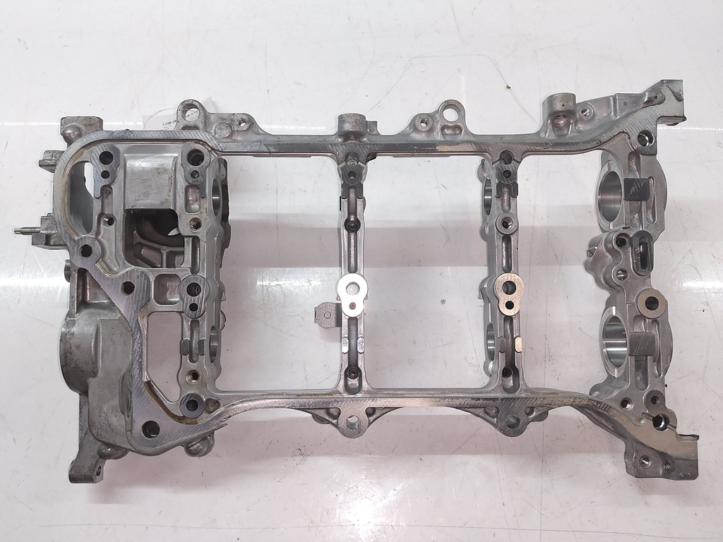 [MTD-535546] Carcasa de árbol de levas Lexus RX350