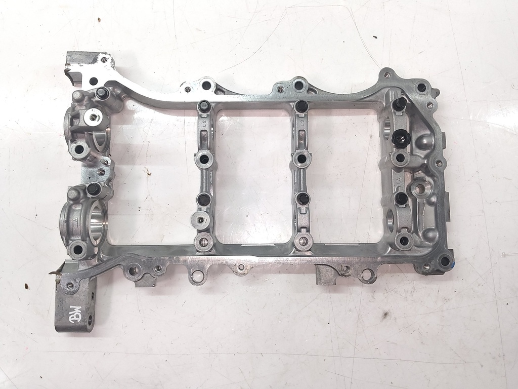 [MTD-535567] Carcasa de árbol de levas Lexus RX350