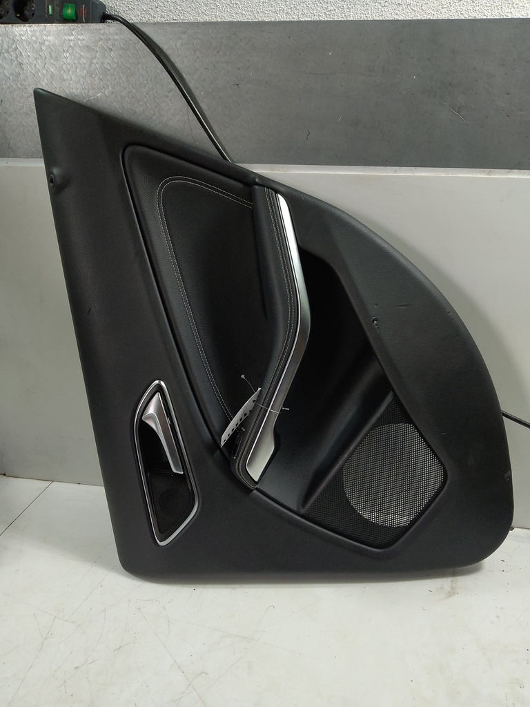 [MTD-535381] Revestimiento de puerta Mercedes-Benz Clase A 2016