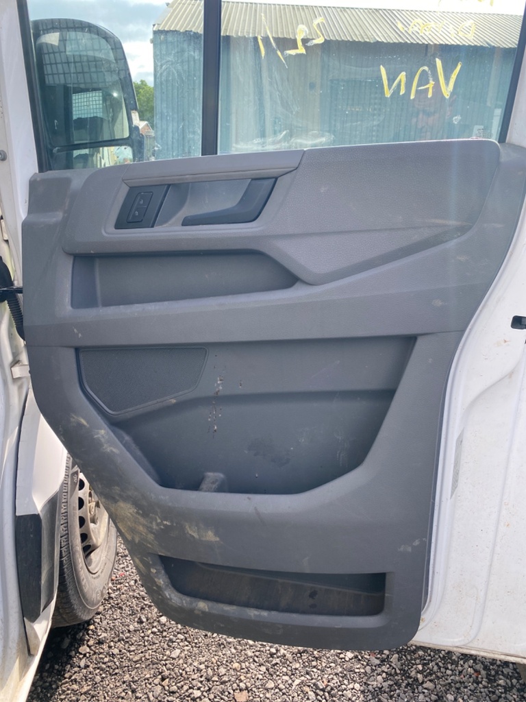 [EPE-103497] Panel interior de puerta delantera derecha VW Crafter 2022