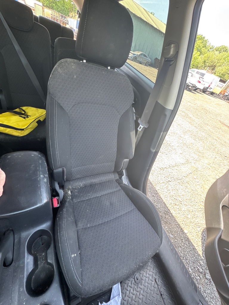 [EPE-105240] Asiento delantero izquierdo Kia Carens IV