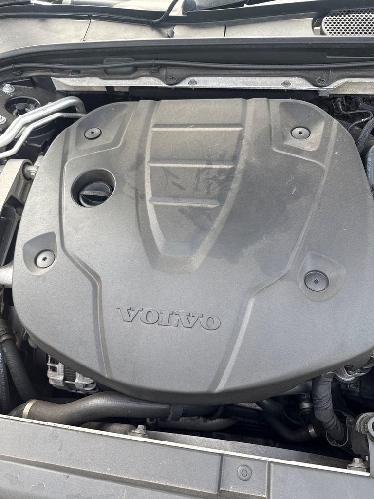 [EPE-105962] Tapa de motor Volvo V90 (2016-2021)