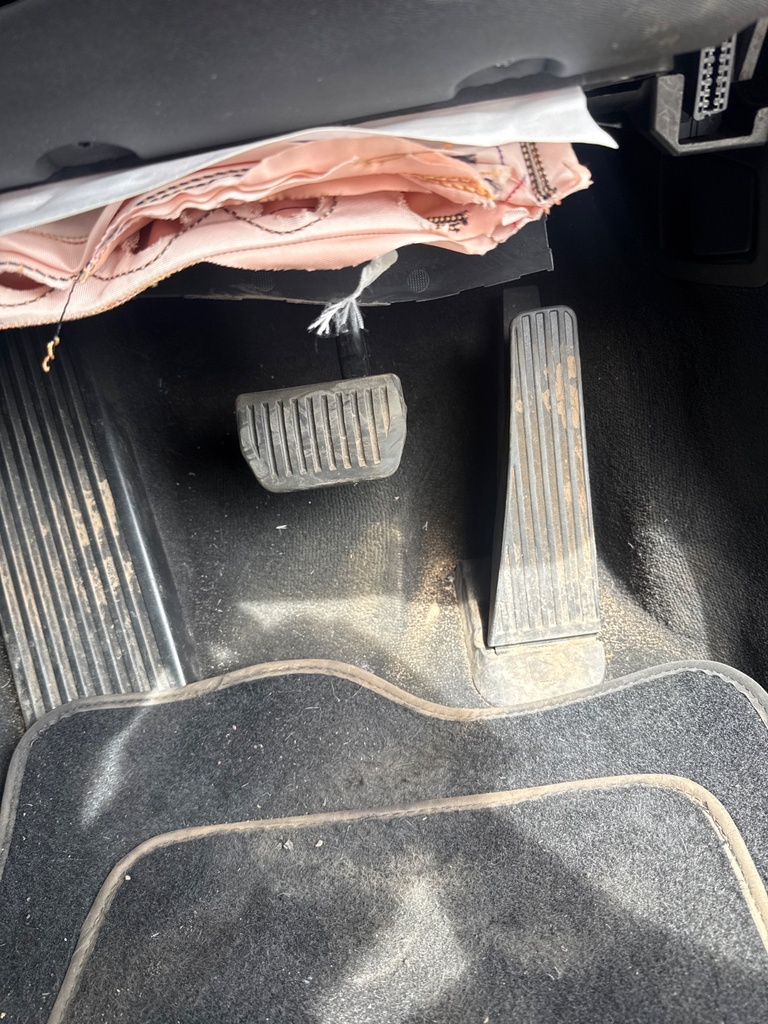 [EPE-105988] Conjunto de pedales Volvo V90