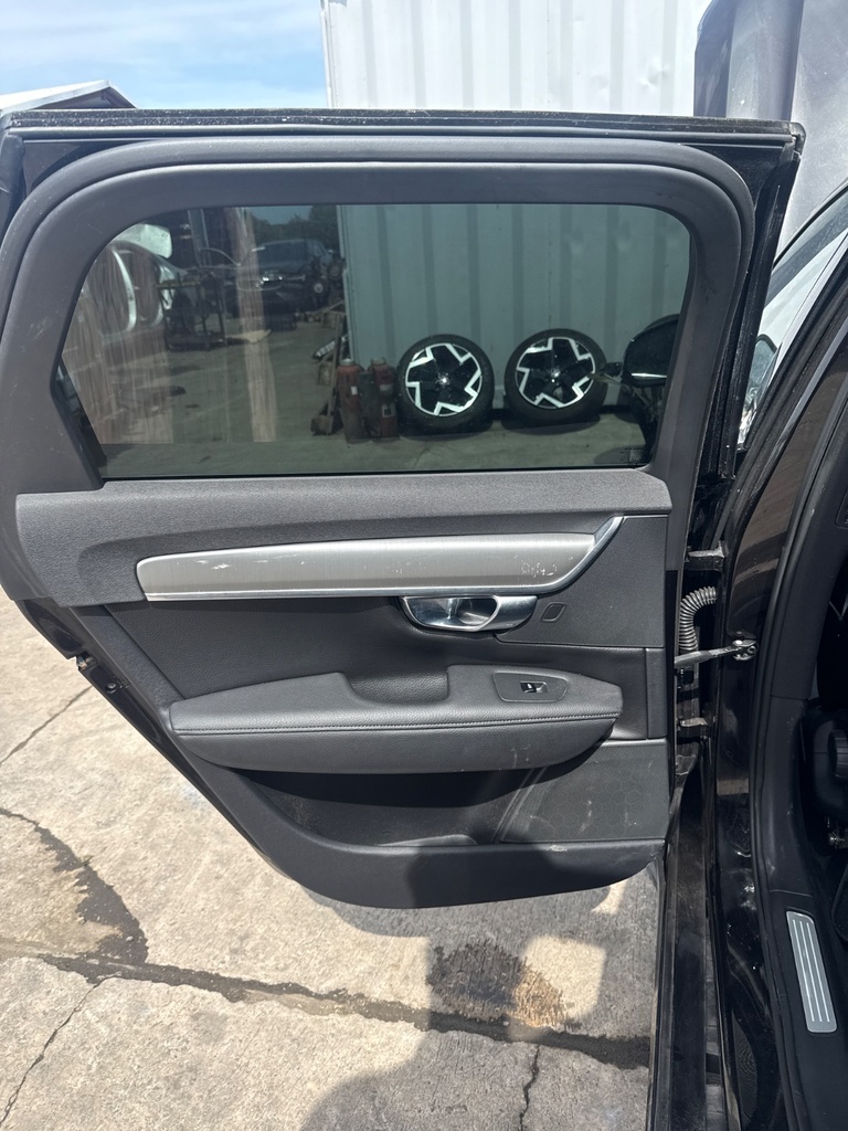 [EPE-106035] Panel interior de puerta trasera izquierda Volvo V90