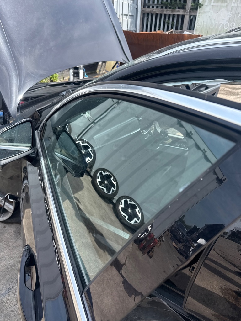 [EPE-106045] Cristal de puerta delantero izquierdo Volvo V90
