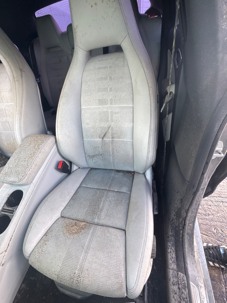 [EPE-108173] Asiento delantero izquierdo Mercedes-Benz CLA Coupe