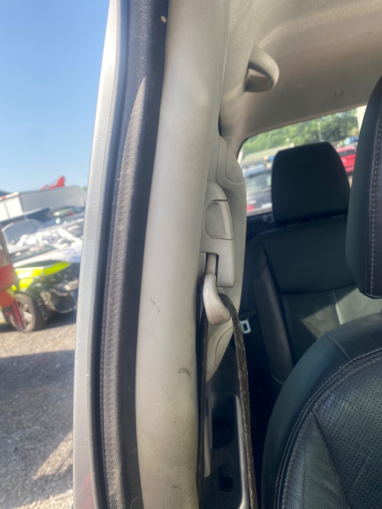 [EPE-110013] Embellecedor de pilar B Nissan Navara 2016