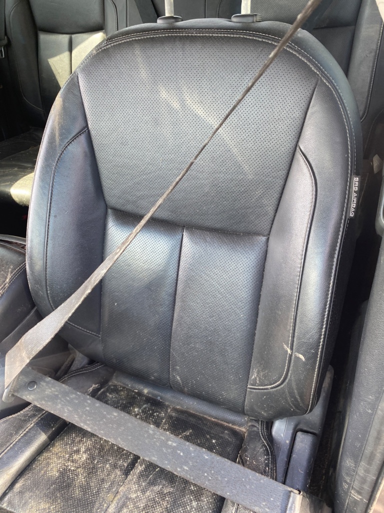[EPE-110019] Pretensor de cinturón de seguridad delantero izquierdo Nissan Navara 2016