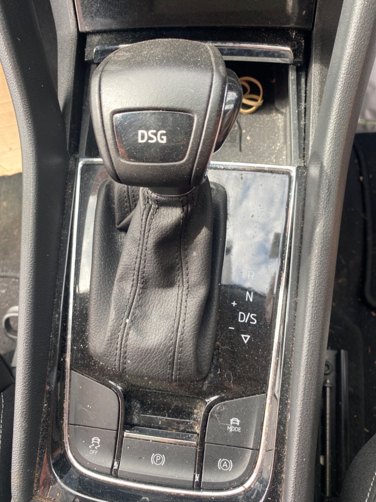 [EPE-110647] Selector de cambio automático Skoda Karoq 2021