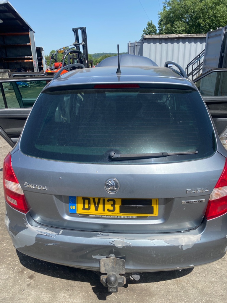 [EPE-111041] Portón trasero Skoda Fabia 2013