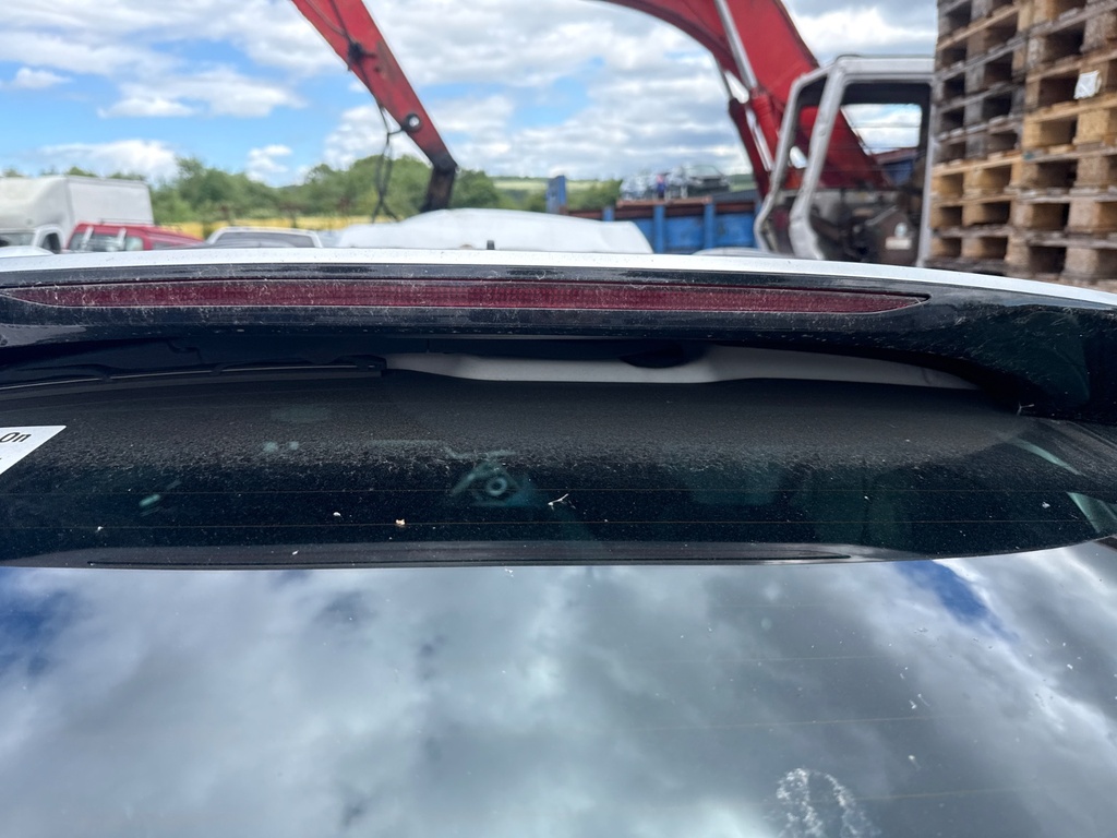 [EPE-111228] Luz de freno elevada Kia Sportage V