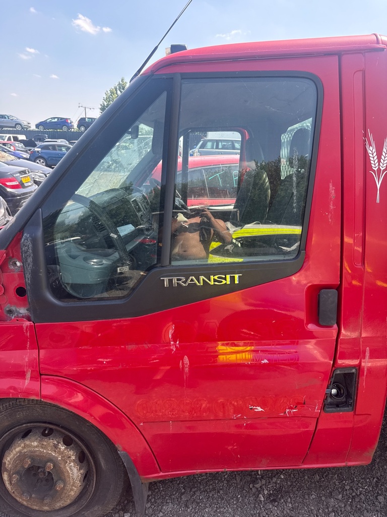 [EPE-111312] Puerta delantera izquierda Ford Transit
