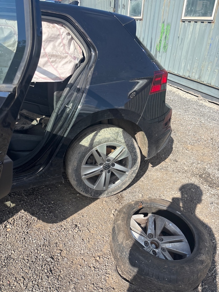[EPE-111502] Llanta de aleación Vw Golf 2023