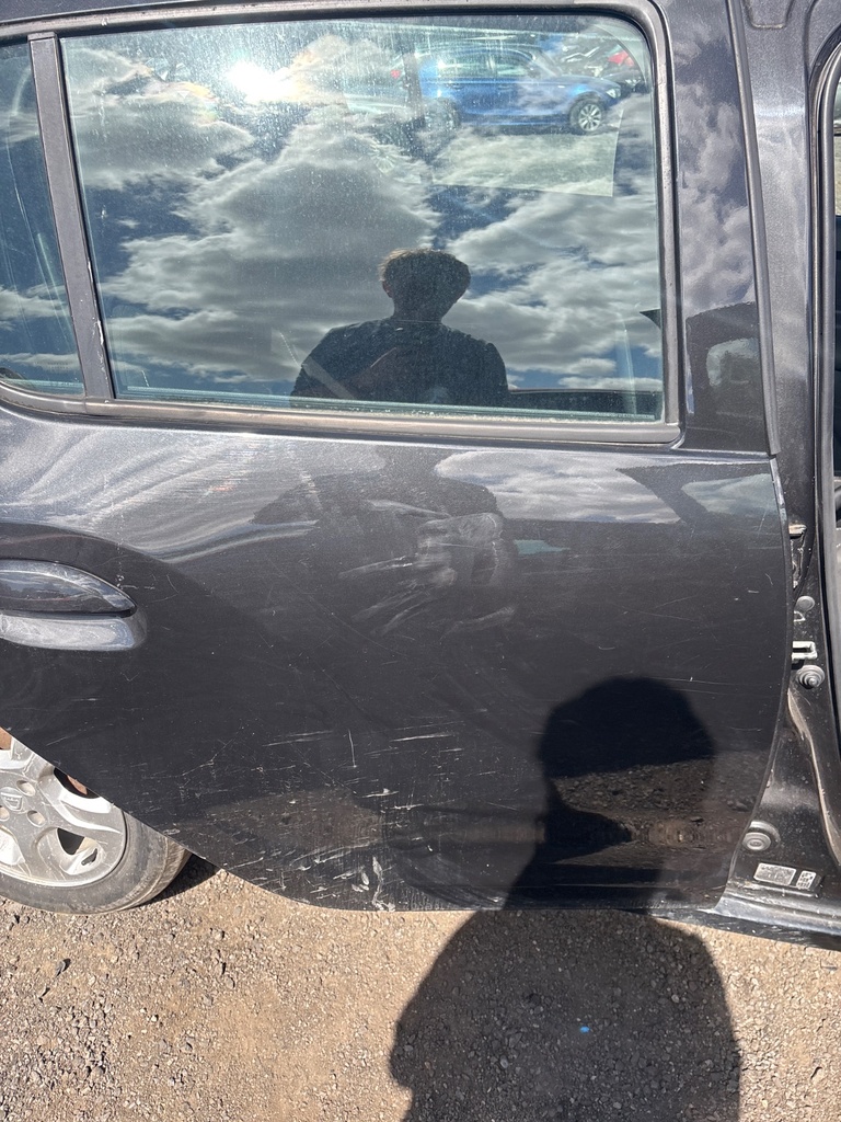 [EPE-111625] Puerta trasera derecha Dacia Sandero 2014