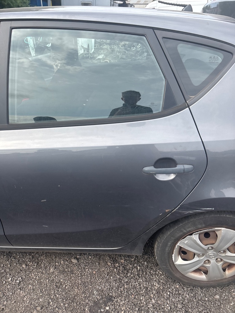 [EPE-112277] Puerta trasera izquierda Hyundai i30