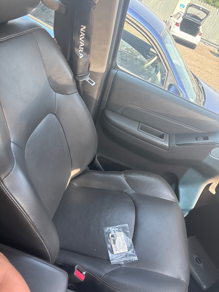 [EPE-112974] Asiento delantero izquierdo Nissan Navara NP300 2012