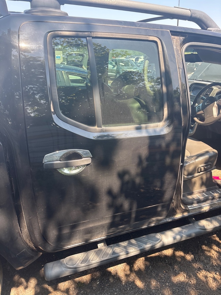[EPE-113034] Puerta trasera derecha Nissan Navara NP300 2012