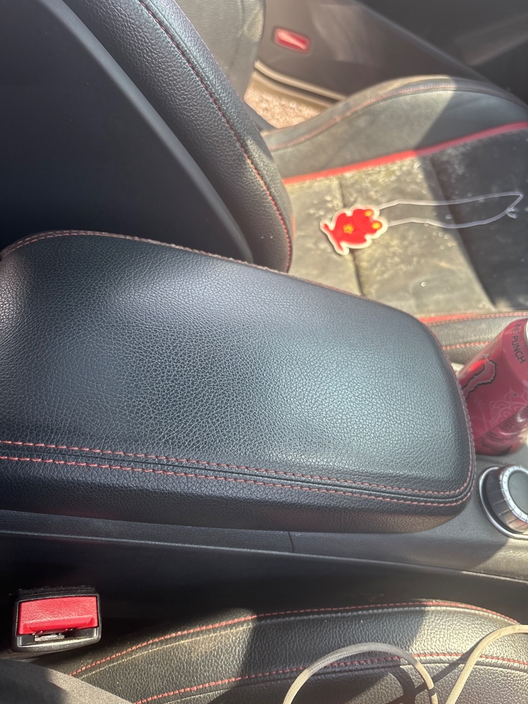 [EPE-113505] Reposabrazos de consola central Mercedes-Benz CLA 45 AMG