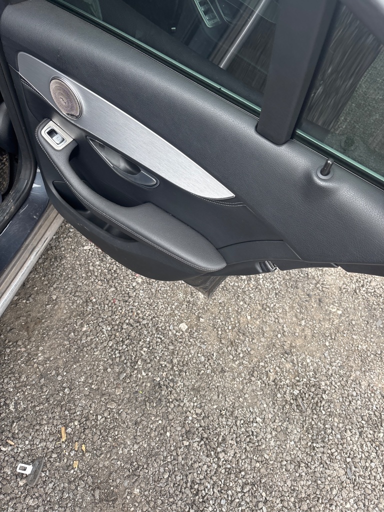 [EPE-113938] Panel interior de puerta trasera derecha Mercedes C-Klasse W205