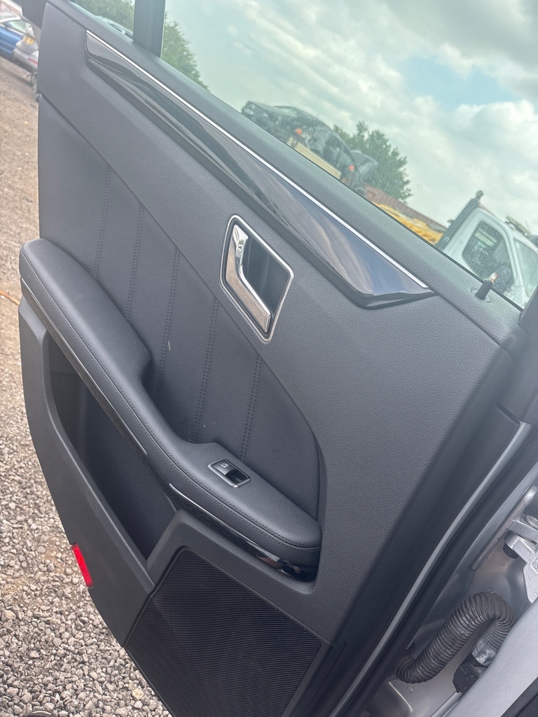 [EPE-115283] Panel interior de puerta trasera izquierdo Mercedes-Benz E-Class