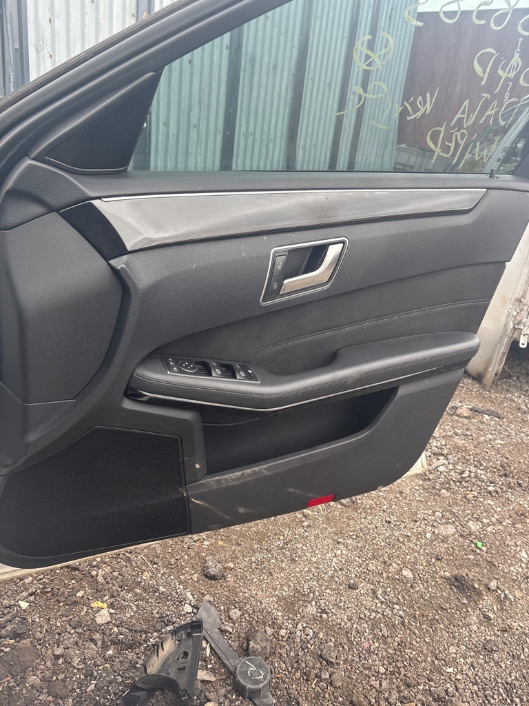 [EPE-115770] Panel interior de puerta delantera derecha Mercedes-Benz Clase E
