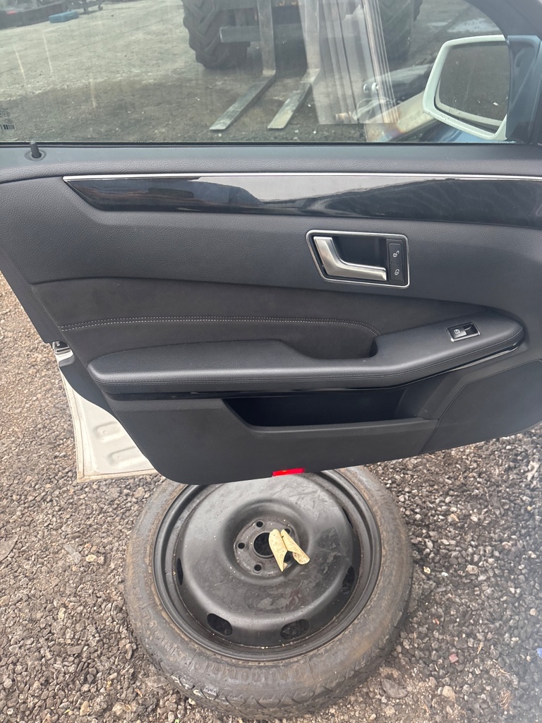 [EPE-115824] Panel interior de puerta delantera izquierdo Mercedes-Benz Clase E