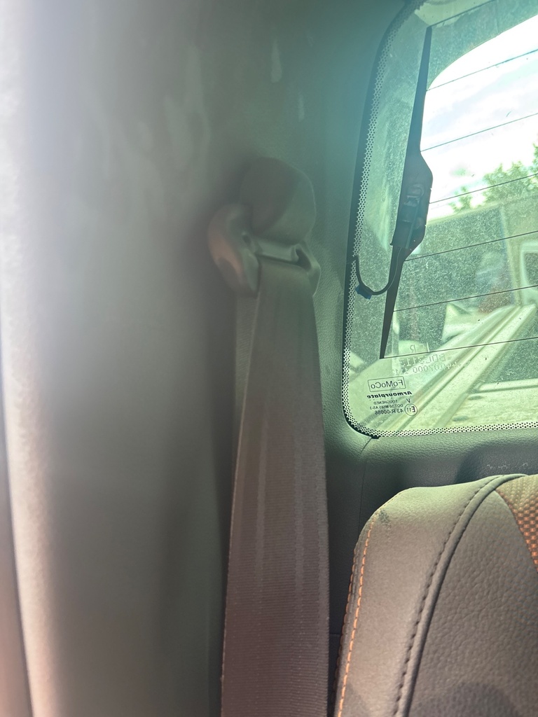 [EPE-117904] Pretensor de cinturón trasero derecho Ford Ranger