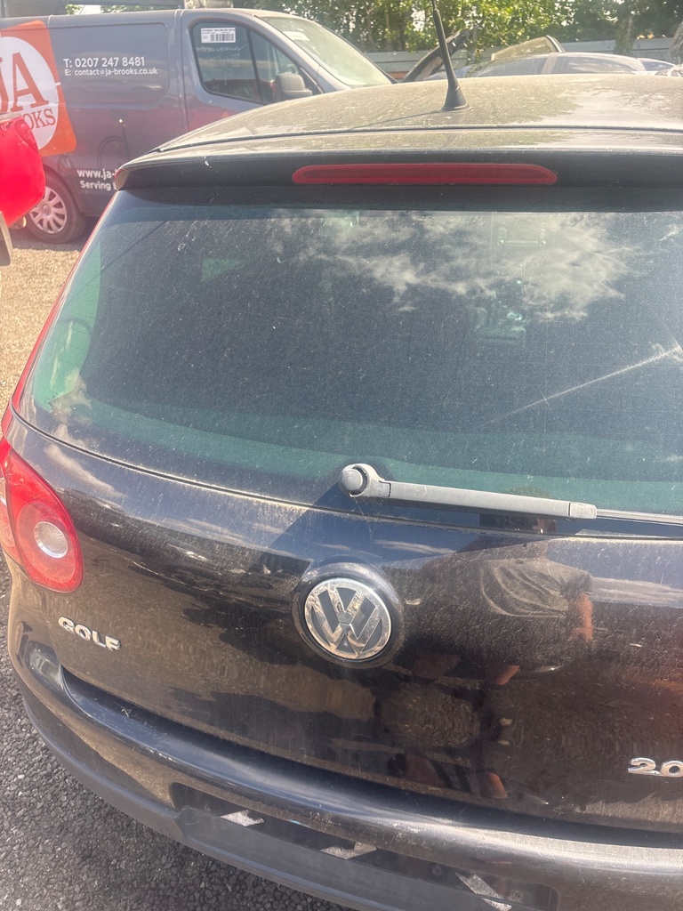 [EPE-118102] Portón trasero VW Golf 2007