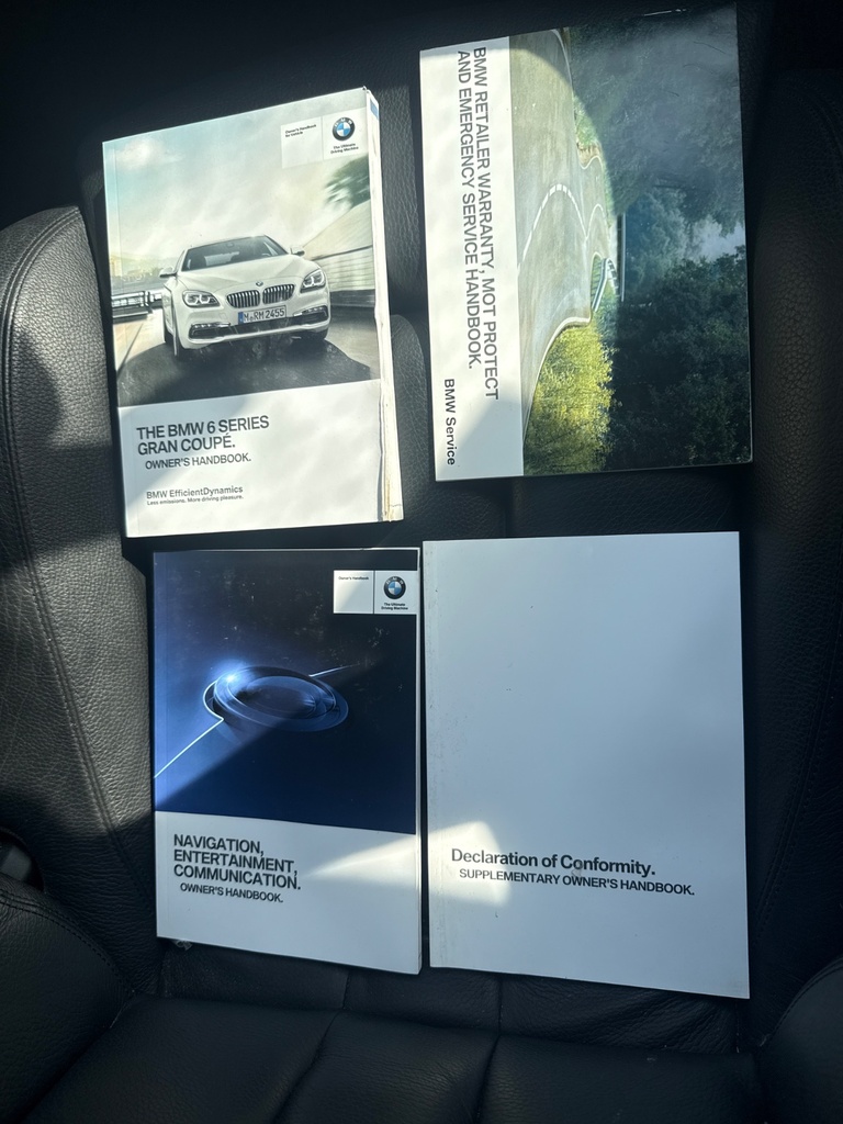 [EPE-118533] Lote de libros BMW Serie 6 2018