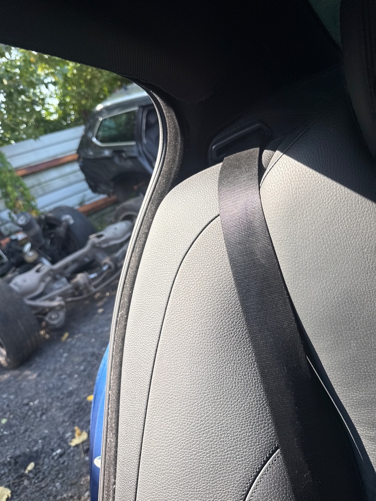 [EPE-118615] Pretensor trasero de cinturón de seguridad derecho BMW Serie 6