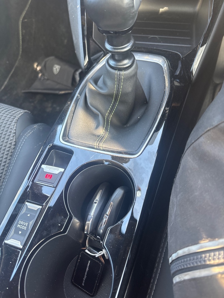 [EPE-118649] Consola central Peugeot 208 II