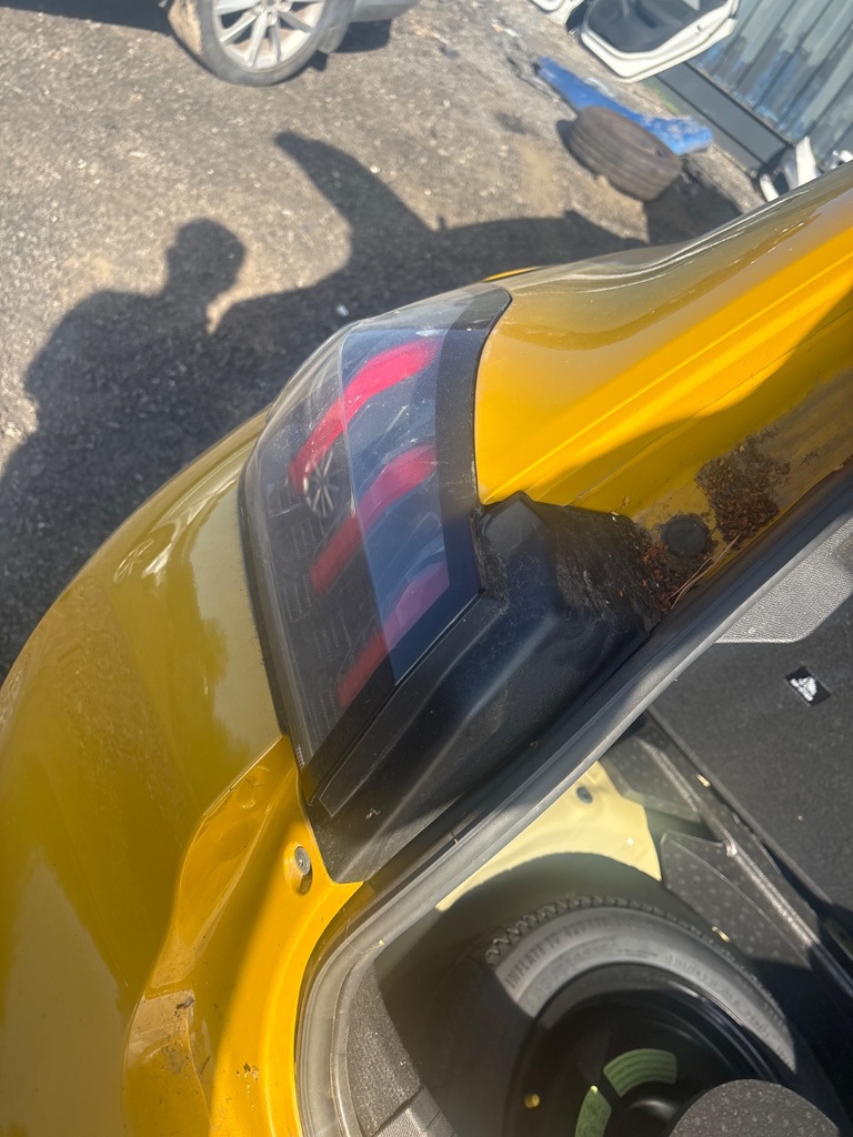 [EPE-118682] Piloto trasero izquierdo Peugeot 208 II P21E