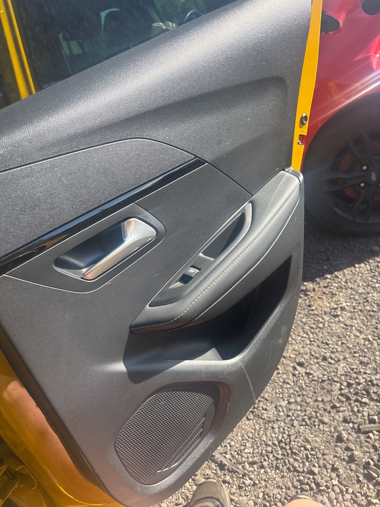 [EPE-118726] Panel interior puerta trasera derecha Peugeot 208 II P21E
