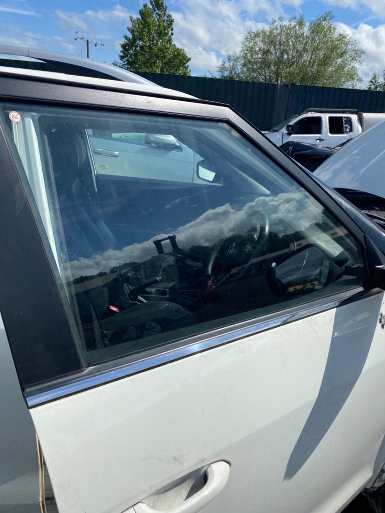 [EPE-103824] Cristal de puerta delantera derecha SsangYong Tivoli
