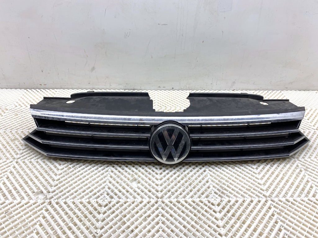 [STARK-804973] Rejilla de parachoques VW Passat B8 Variant 2.0 TDI 140 kW 2014-2022