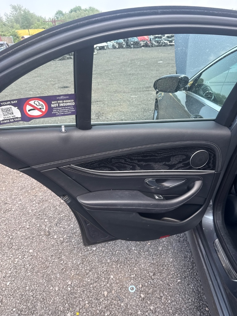 [EPE-106282] Revestimiento interior puerta trasera izquierda Mercedes-Benz Clase E W213