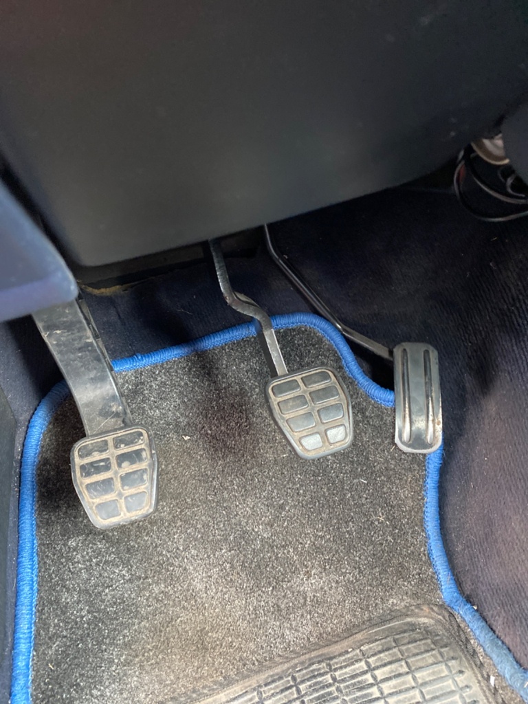 [EPE-107106] Conjunto de pedales VW Caravelle Mk IV 2.4