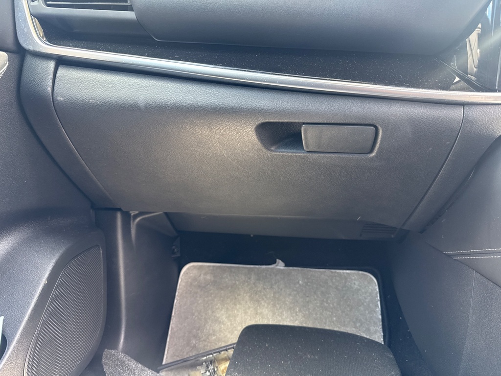 [EPE-107571] Montaje de la guantera Nissan Qashqai MK3 2022