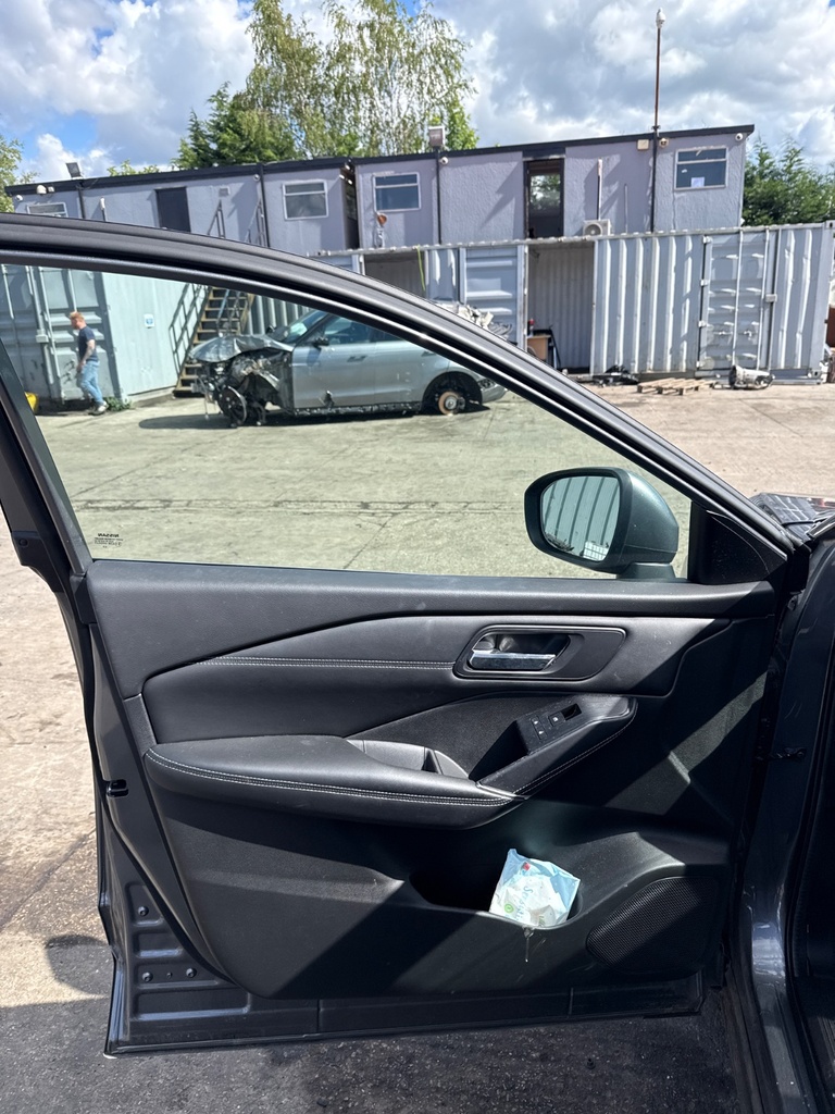 [EPE-107616] Panel interior de puerta delantera izquierda Nissan Qashqai MK3 J12