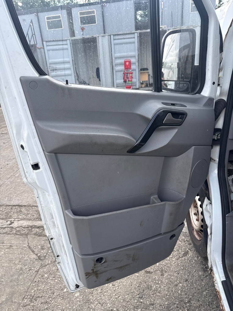 [EPE-109372] Panel interior de puerta delantera izquierda Mercedes-Benz Sprinter
