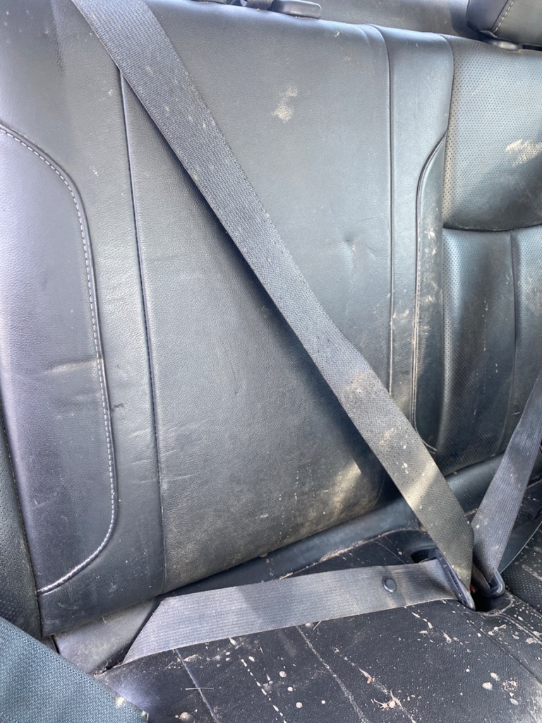 [EPE-110028] Cinturón de seguridad fila central trasera Nissan Navara 2.3 dCi